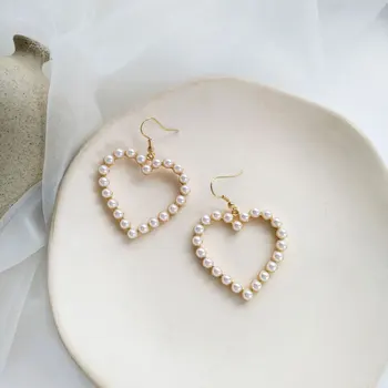 2024 Корейские Ретро Простые Жемчужные Серьги Love Для Женщин Sweet Temperament Hollow Peach Heart Jewelry